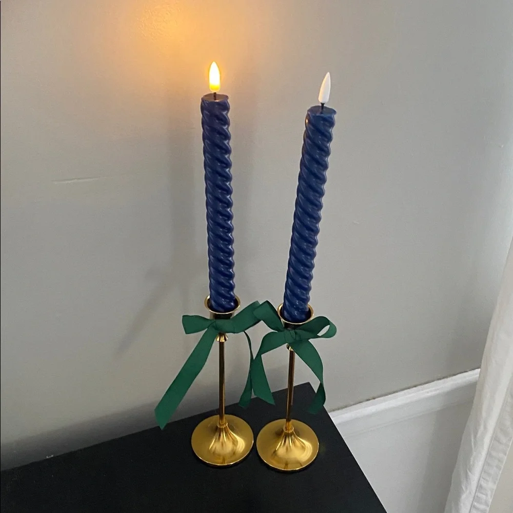 Lauren Christmas style Theme Blue Spiral Candles Gold Holders candlesticks set 2